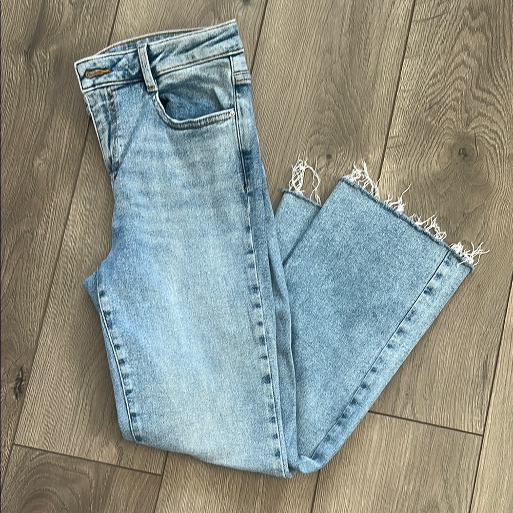 Zara Light Blue Ankle Cropped Jeans